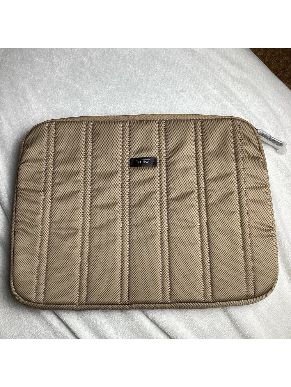 Tumi Tan Ballistic Nylon Quilted Laptop Sleeve Case Khaki Padded Zippered Bag